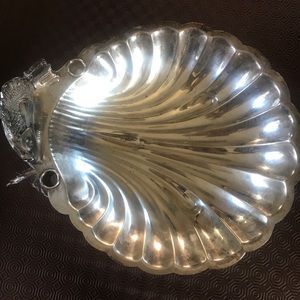 Silver plated shell bowl 15”x15”
